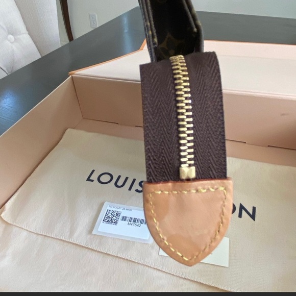 100% authentic LV toiletry 26. - Picture 6 of 9